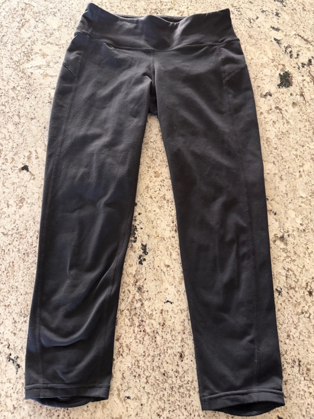 Black Athletic Cropped Leggings with Calf Detailing